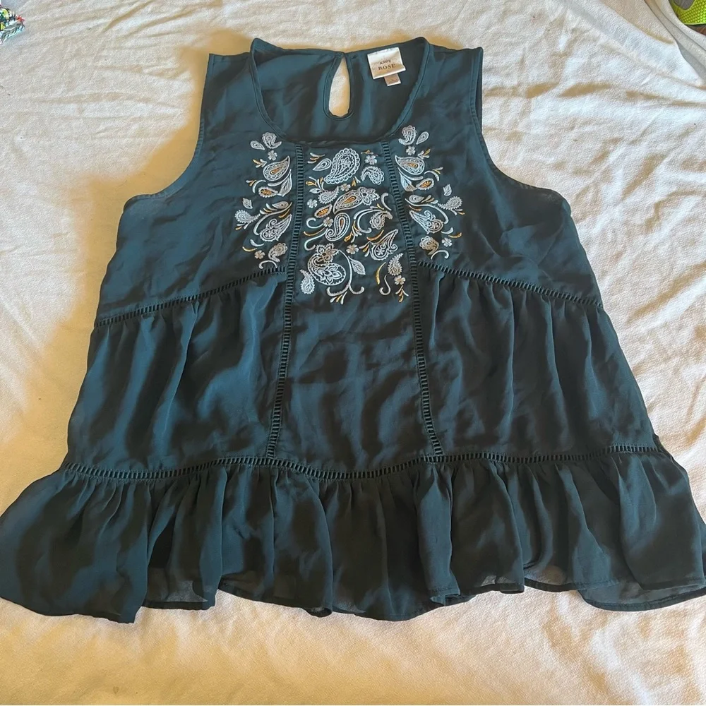 Womans tiered ruffled embroidered paisley top. Size Large. - Picture 2 of 11
